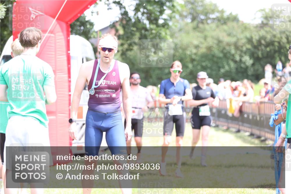 21.06.2026 - 29. Vierlanden-Triathlon Andreas Tolksdorf http://msf.ph/oto/9893036 21.06.2026 13:54:57 Ziel 18, 831, 1085, 18, 831, 1085 meine-sportfotos.de