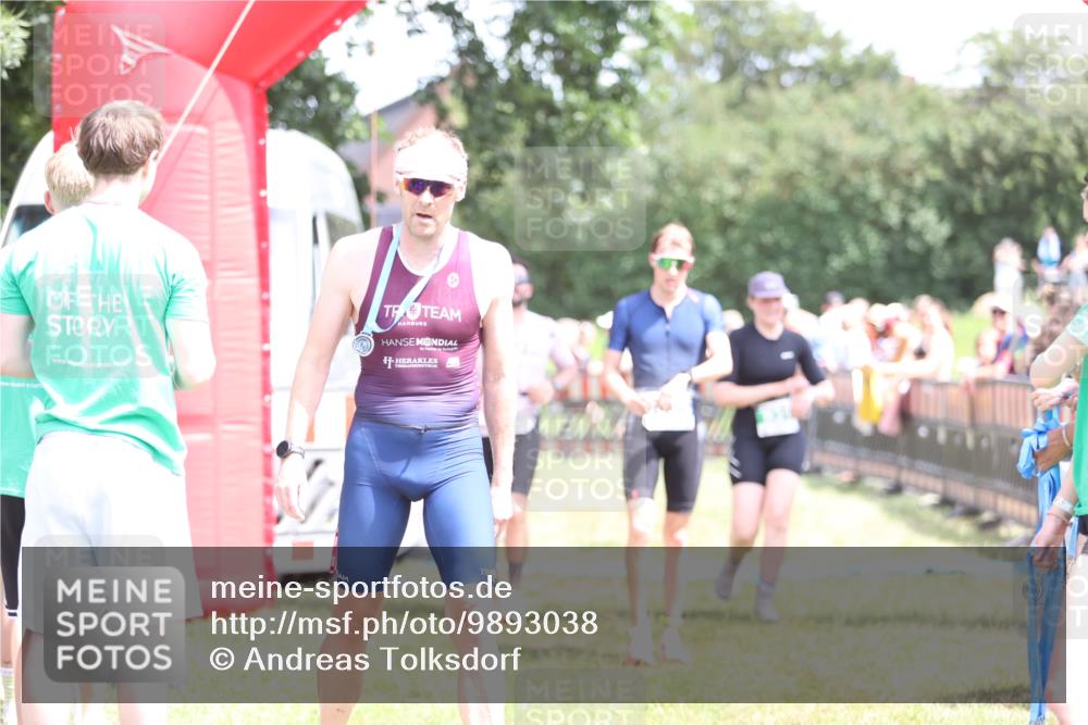 21.06.2026 - 29. Vierlanden-Triathlon Andreas Tolksdorf http://msf.ph/oto/9893038 21.06.2026 13:54:57 Ziel 18, 831, 1085, 18, 831, 1085 meine-sportfotos.de