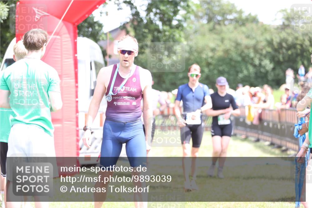 21.06.2026 - 29. Vierlanden-Triathlon Andreas Tolksdorf http://msf.ph/oto/9893039 21.06.2026 13:54:57 Ziel 18, 831, 1085, 18, 831, 1085 meine-sportfotos.de