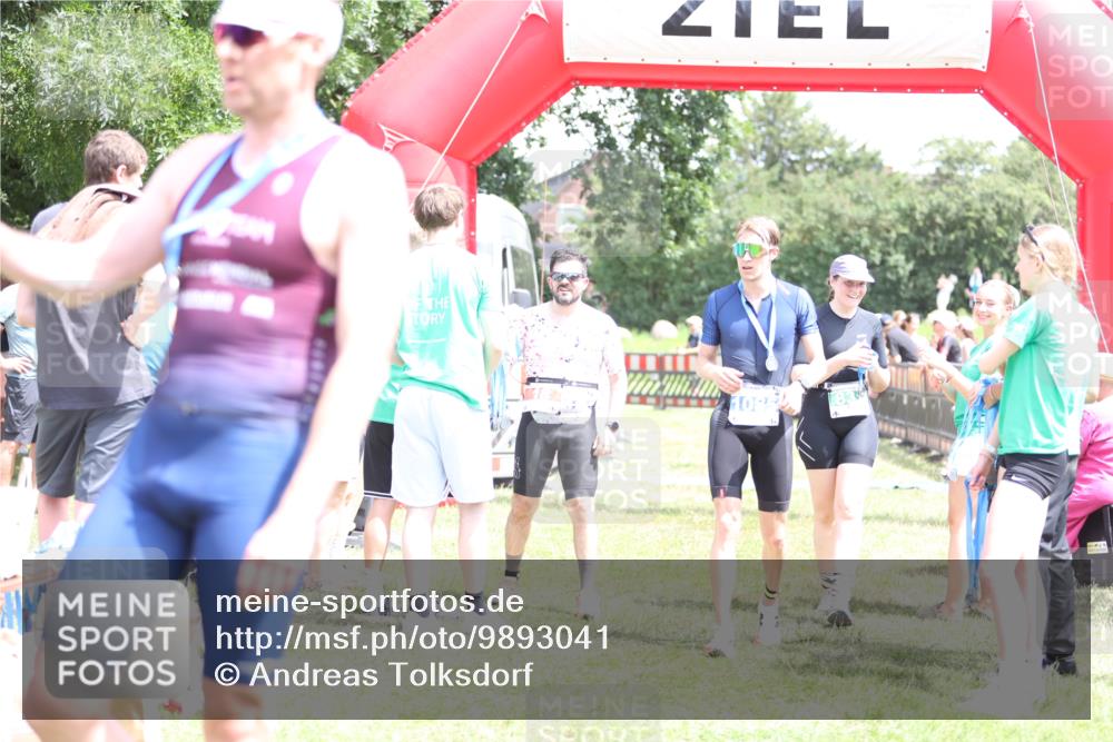 21.06.2026 - 29. Vierlanden-Triathlon Andreas Tolksdorf http://msf.ph/oto/9893041 21.06.2026 13:55:02 Ziel 816, 1025, 816, 1025 meine-sportfotos.de