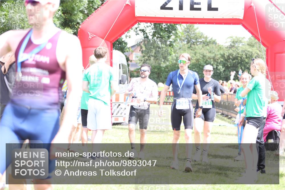 21.06.2026 - 29. Vierlanden-Triathlon Andreas Tolksdorf http://msf.ph/oto/9893047 21.06.2026 13:55:03 Ziel 816, 1025, 816, 1025 meine-sportfotos.de