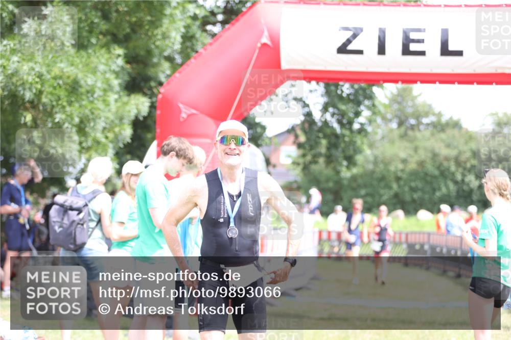 21.06.2026 - 29. Vierlanden-Triathlon Andreas Tolksdorf http://msf.ph/oto/9893066 21.06.2026 13:59:21 Ziel 260, 847, 890, 1058, 260, 847, 890, 1058 meine-sportfotos.de