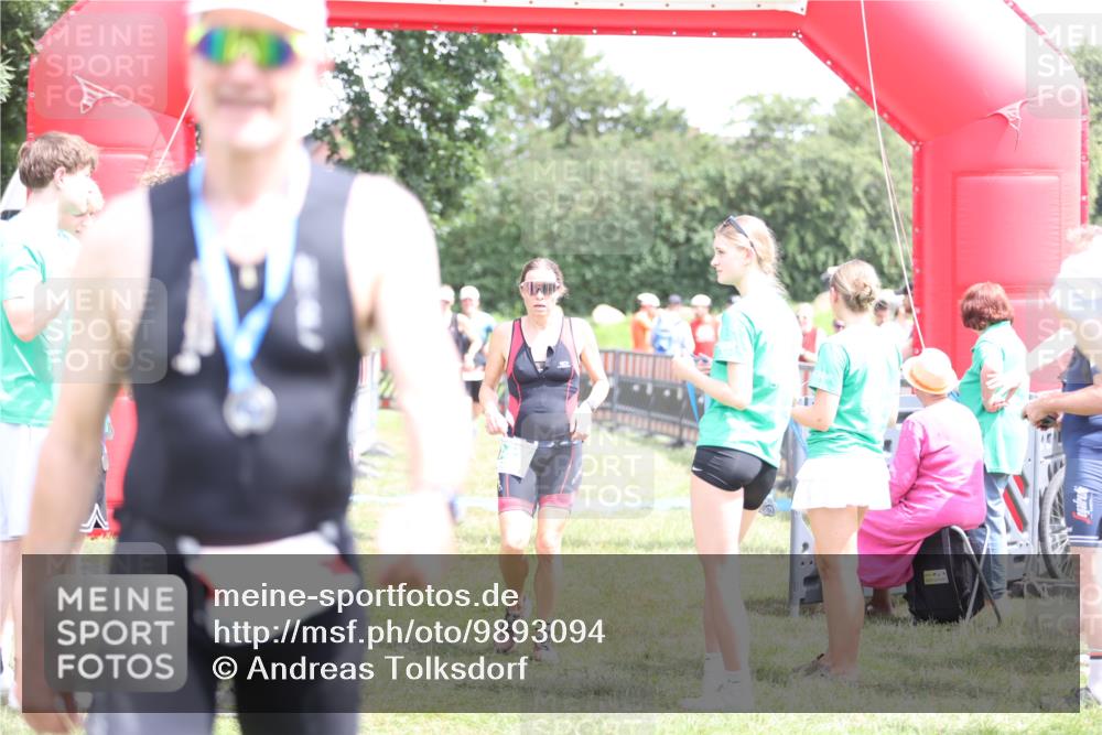 21.06.2026 - 29. Vierlanden-Triathlon Andreas Tolksdorf http://msf.ph/oto/9893094 21.06.2026 13:59:26 Ziel 260, 847, 890, 1058, 260, 847, 890, 1058 meine-sportfotos.de