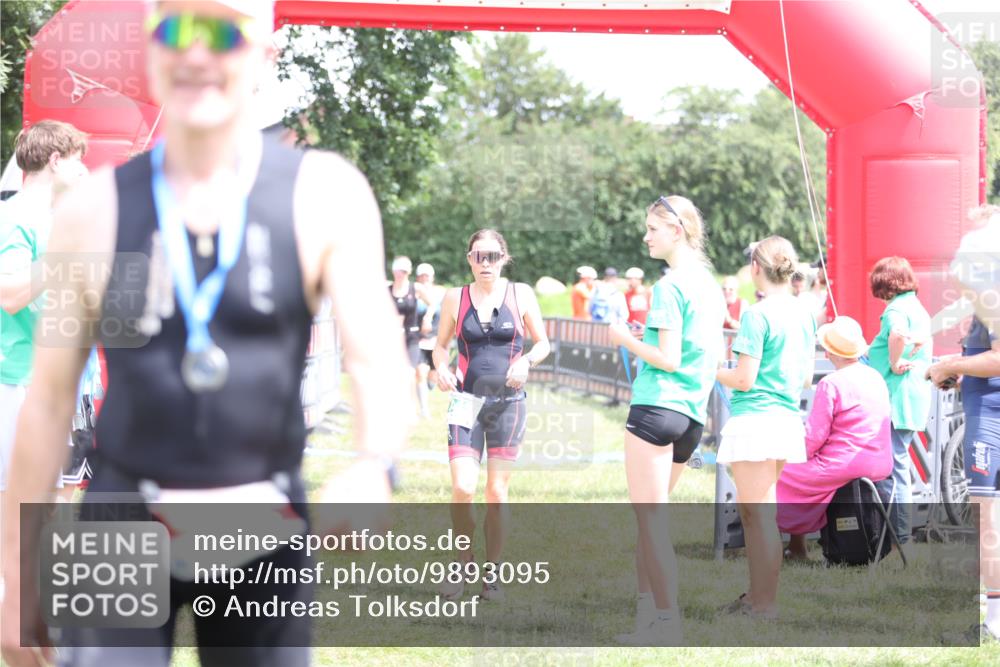21.06.2026 - 29. Vierlanden-Triathlon Andreas Tolksdorf http://msf.ph/oto/9893095 21.06.2026 13:59:26 Ziel 260, 847, 890, 1058, 260, 847, 890, 1058 meine-sportfotos.de
