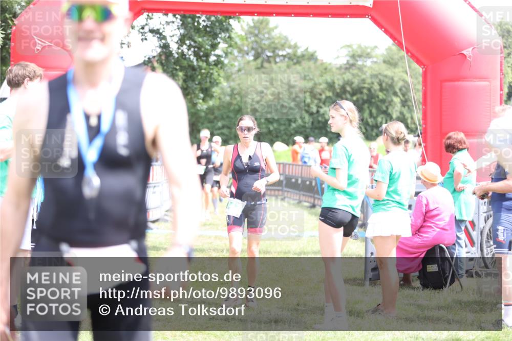 21.06.2026 - 29. Vierlanden-Triathlon Andreas Tolksdorf http://msf.ph/oto/9893096 21.06.2026 13:59:26 Ziel 260, 847, 890, 1058, 260, 847, 890, 1058 meine-sportfotos.de