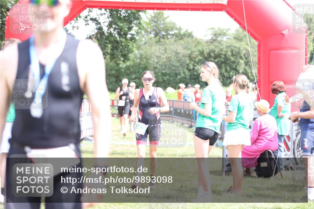 21.06.2026 - 29. Vierlanden-Triathlon Andreas Tolksdorf http://msf.ph/oto/9893098 21.06.2026 13:59:26 Ziel 260, 847, 890, 1058, 260, 847, 890, 1058 meine-sportfotos.de