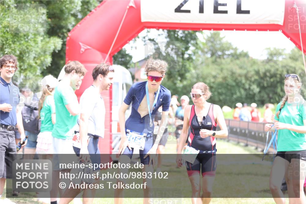21.06.2026 - 29. Vierlanden-Triathlon Andreas Tolksdorf http://msf.ph/oto/9893102 21.06.2026 13:59:28 Ziel 260, 266, 890, 260, 266, 890 meine-sportfotos.de