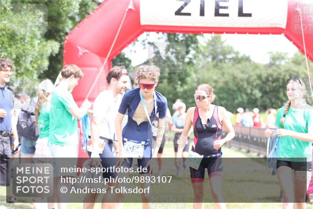 21.06.2026 - 29. Vierlanden-Triathlon Andreas Tolksdorf http://msf.ph/oto/9893107 21.06.2026 13:59:29 Ziel 260, 266, 638, 890, 260, 266, 638, 890 meine-sportfotos.de