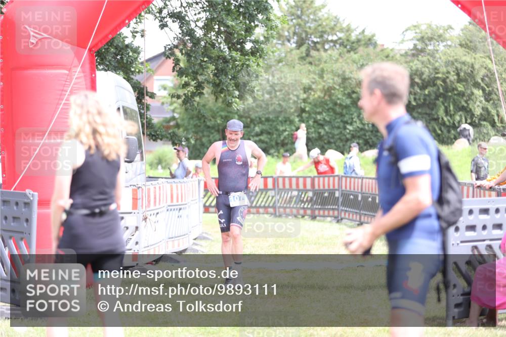 21.06.2026 - 29. Vierlanden-Triathlon Andreas Tolksdorf http://msf.ph/oto/9893111 21.06.2026 14:00:05 Ziel 832, 1079, 832, 1079 meine-sportfotos.de