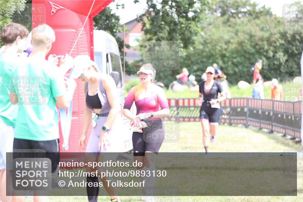 21.06.2026 - 29. Vierlanden-Triathlon Andreas Tolksdorf http://msf.ph/oto/9893130 21.06.2026 14:00:20 Ziel 223, 883, 1091, 223, 883, 1091 meine-sportfotos.de
