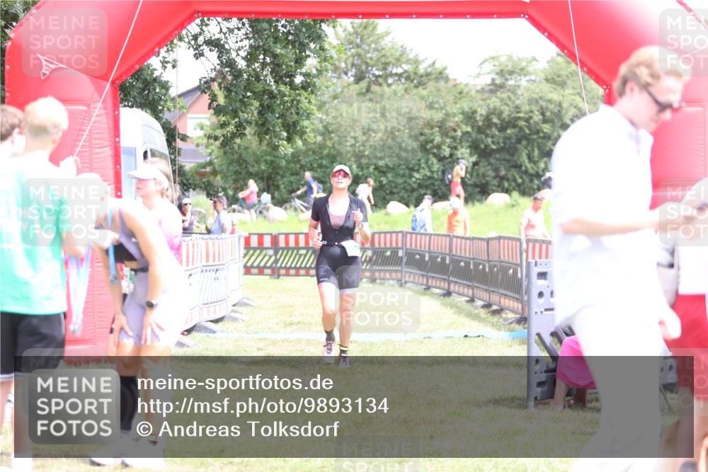 21.06.2026 - 29. Vierlanden-Triathlon Andreas Tolksdorf http://msf.ph/oto/9893134 21.06.2026 14:00:22 Ziel 223, 883, 1091, 223, 883, 1091 meine-sportfotos.de