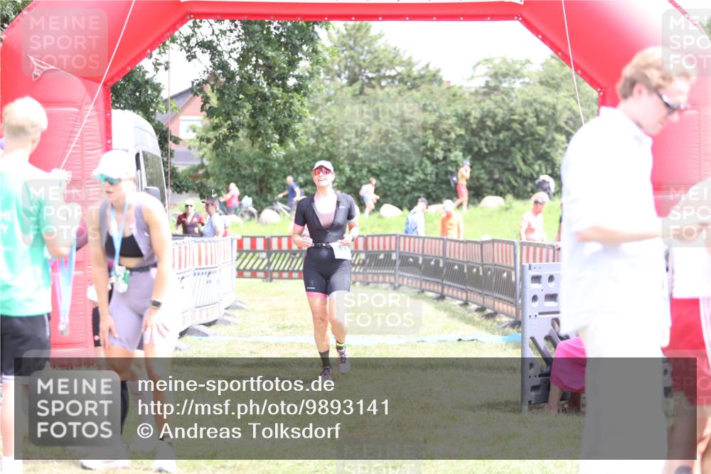 21.06.2026 - 29. Vierlanden-Triathlon Andreas Tolksdorf http://msf.ph/oto/9893141 21.06.2026 14:00:22 Ziel 223, 883, 1091, 223, 883, 1091 meine-sportfotos.de