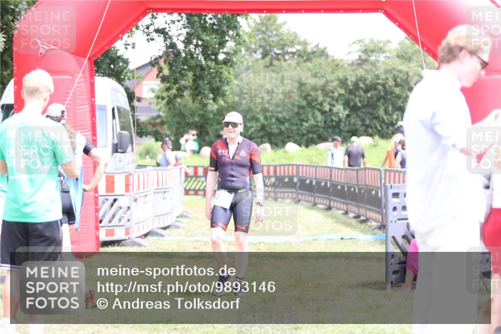 21.06.2026 - 29. Vierlanden-Triathlon Andreas Tolksdorf http://msf.ph/oto/9893146 21.06.2026 14:00:30 Ziel 1091, 1091 meine-sportfotos.de
