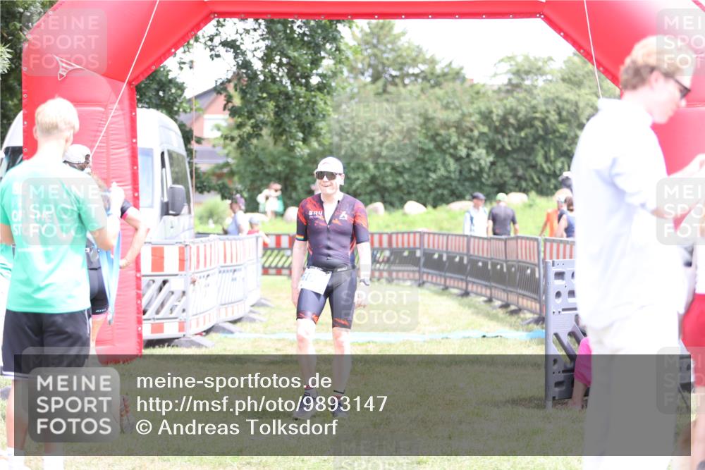 21.06.2026 - 29. Vierlanden-Triathlon Andreas Tolksdorf http://msf.ph/oto/9893147 21.06.2026 14:00:30 Ziel 1091, 1091 meine-sportfotos.de