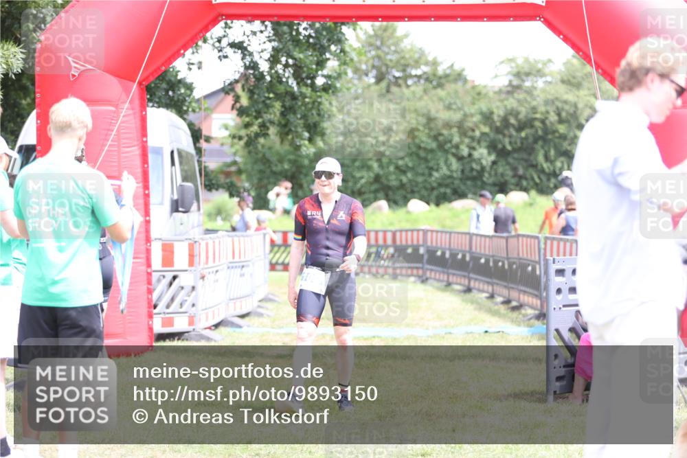 21.06.2026 - 29. Vierlanden-Triathlon Andreas Tolksdorf http://msf.ph/oto/9893150 21.06.2026 14:00:31 Ziel 1091, 1091 meine-sportfotos.de