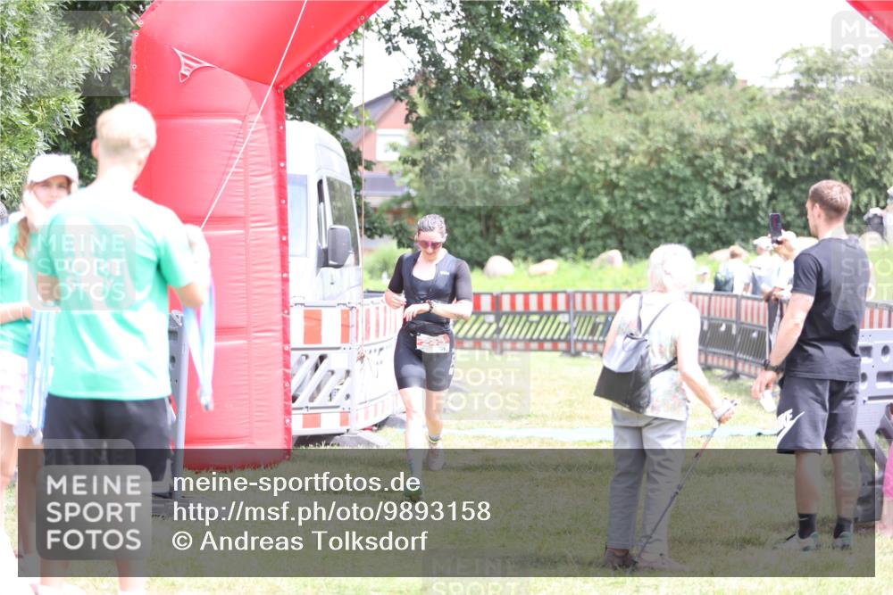 21.06.2026 - 29. Vierlanden-Triathlon Andreas Tolksdorf http://msf.ph/oto/9893158 21.06.2026 14:01:09 Ziel 245, 245 meine-sportfotos.de