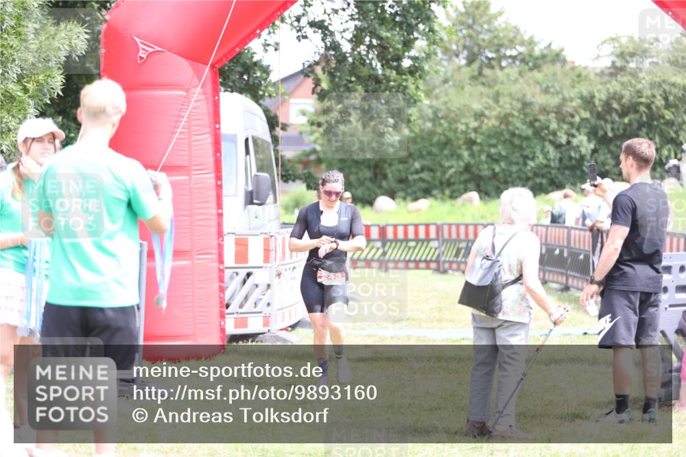 21.06.2026 - 29. Vierlanden-Triathlon Andreas Tolksdorf http://msf.ph/oto/9893160 21.06.2026 14:01:09 Ziel 245, 245 meine-sportfotos.de