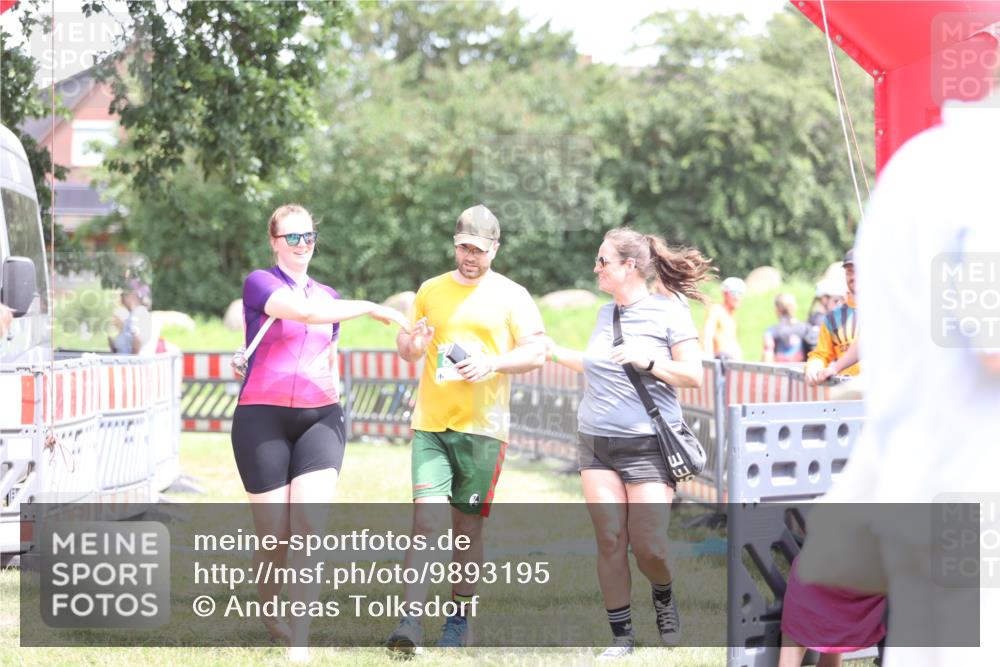 21.06.2026 - 29. Vierlanden-Triathlon Andreas Tolksdorf http://msf.ph/oto/9893195 21.06.2026 14:01:44 Ziel 894, 894 meine-sportfotos.de