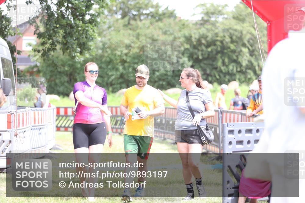 21.06.2026 - 29. Vierlanden-Triathlon Andreas Tolksdorf http://msf.ph/oto/9893197 21.06.2026 14:01:44 Ziel 894, 894 meine-sportfotos.de