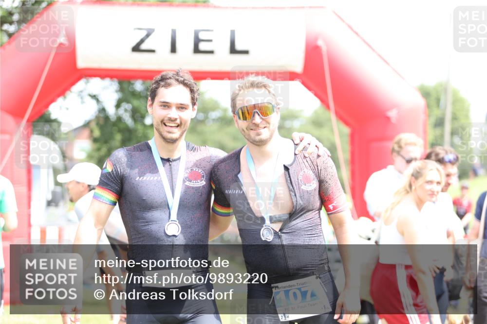 21.06.2026 - 29. Vierlanden-Triathlon Andreas Tolksdorf http://msf.ph/oto/9893220 21.06.2026 14:02:24 Ziel 1090, 1090 meine-sportfotos.de