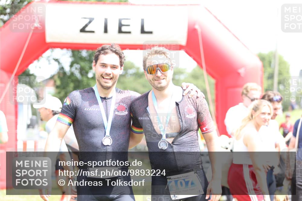 21.06.2026 - 29. Vierlanden-Triathlon Andreas Tolksdorf http://msf.ph/oto/9893224 21.06.2026 14:02:24 Ziel 1090, 1090 meine-sportfotos.de