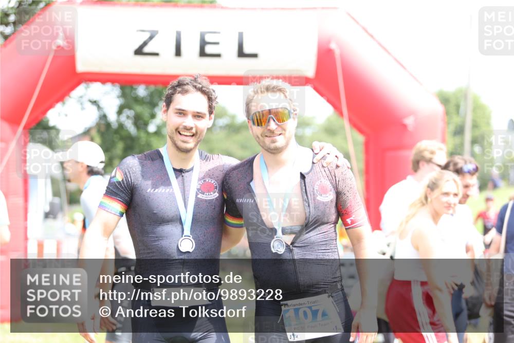21.06.2026 - 29. Vierlanden-Triathlon Andreas Tolksdorf http://msf.ph/oto/9893228 21.06.2026 14:02:24 Ziel 1090, 1090 meine-sportfotos.de