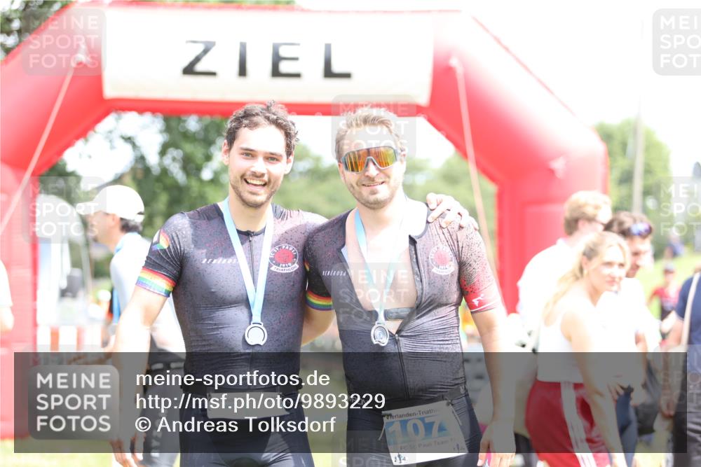 21.06.2026 - 29. Vierlanden-Triathlon Andreas Tolksdorf http://msf.ph/oto/9893229 21.06.2026 14:02:24 Ziel 1090, 1090 meine-sportfotos.de