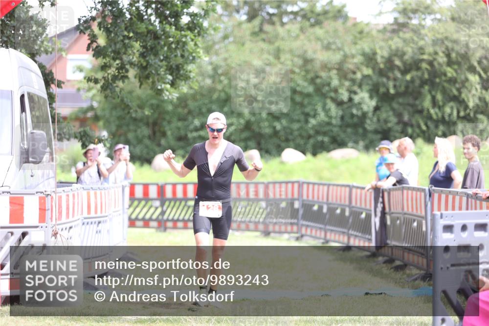 21.06.2026 - 29. Vierlanden-Triathlon Andreas Tolksdorf http://msf.ph/oto/9893243 21.06.2026 14:03:20 Ziel 128, 128 meine-sportfotos.de