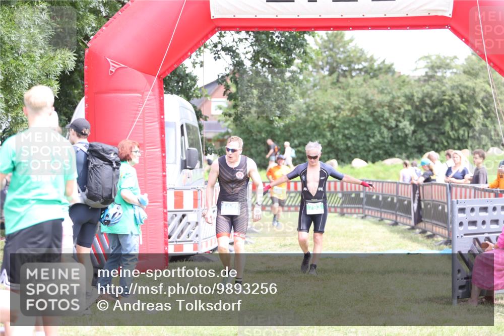 21.06.2026 - 29. Vierlanden-Triathlon Andreas Tolksdorf http://msf.ph/oto/9893256 21.06.2026 14:03:44 Ziel 793, 860, 1076, 793, 860, 1076 meine-sportfotos.de