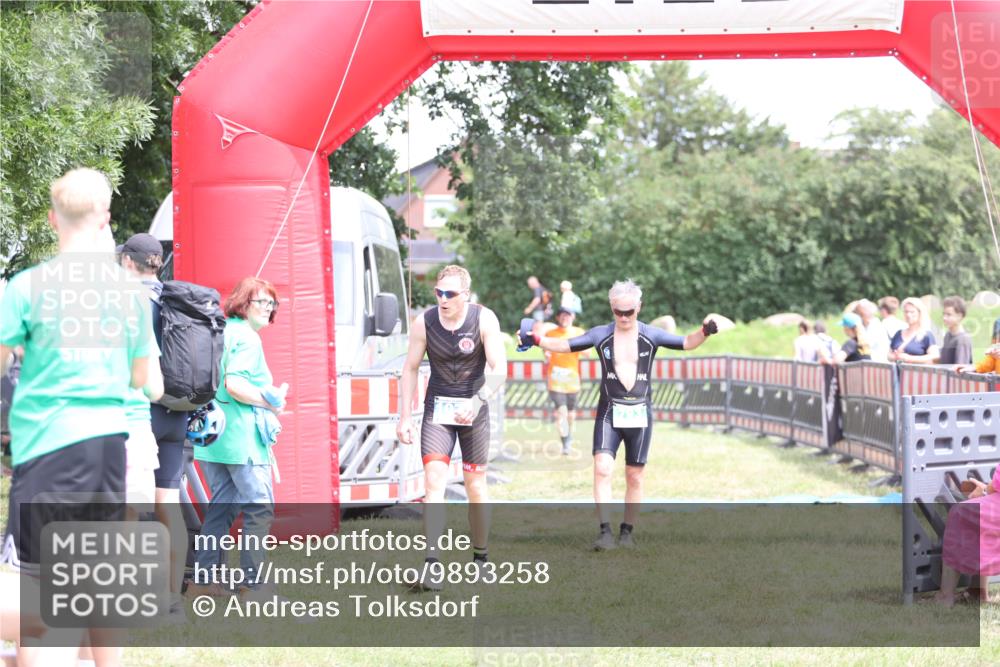 21.06.2026 - 29. Vierlanden-Triathlon Andreas Tolksdorf http://msf.ph/oto/9893258 21.06.2026 14:03:44 Ziel 793, 860, 1076, 793, 860, 1076 meine-sportfotos.de