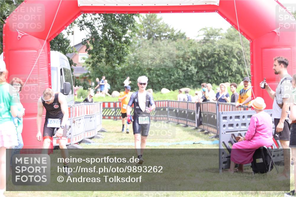 21.06.2026 - 29. Vierlanden-Triathlon Andreas Tolksdorf http://msf.ph/oto/9893262 21.06.2026 14:03:45 Ziel 793, 860, 1076, 793, 860, 1076 meine-sportfotos.de