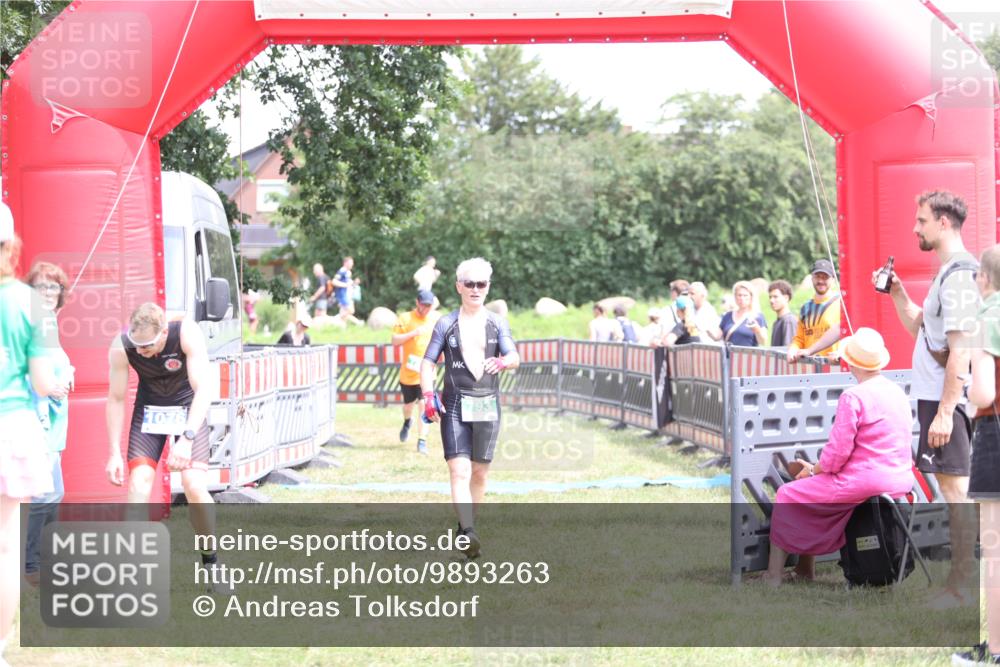 21.06.2026 - 29. Vierlanden-Triathlon Andreas Tolksdorf http://msf.ph/oto/9893263 21.06.2026 14:03:45 Ziel 793, 860, 1076, 793, 860, 1076 meine-sportfotos.de