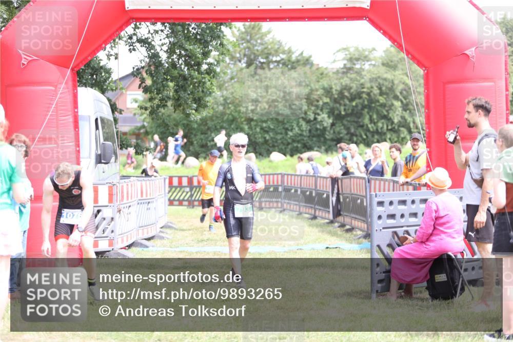 21.06.2026 - 29. Vierlanden-Triathlon Andreas Tolksdorf http://msf.ph/oto/9893265 21.06.2026 14:03:45 Ziel 793, 860, 1076, 793, 860, 1076 meine-sportfotos.de