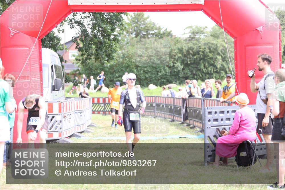 21.06.2026 - 29. Vierlanden-Triathlon Andreas Tolksdorf http://msf.ph/oto/9893267 21.06.2026 14:03:46 Ziel 793, 860, 1076, 793, 860, 1076 meine-sportfotos.de