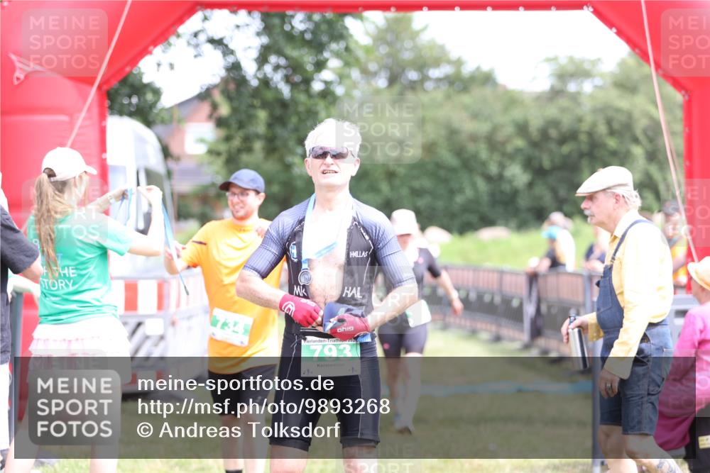 21.06.2026 - 29. Vierlanden-Triathlon Andreas Tolksdorf http://msf.ph/oto/9893268 21.06.2026 14:03:54 Ziel 860, 1078, 860, 1078 meine-sportfotos.de