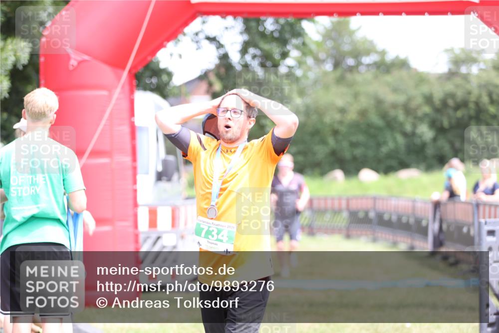 21.06.2026 - 29. Vierlanden-Triathlon Andreas Tolksdorf http://msf.ph/oto/9893276 21.06.2026 14:03:59 Ziel 1078, 1078 meine-sportfotos.de