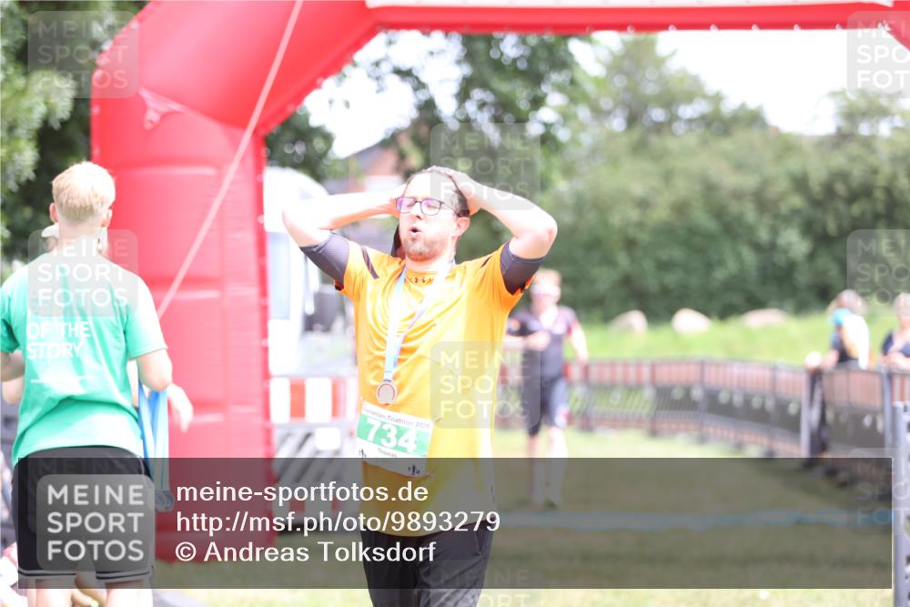21.06.2026 - 29. Vierlanden-Triathlon Andreas Tolksdorf http://msf.ph/oto/9893279 21.06.2026 14:03:59 Ziel 1078, 1078 meine-sportfotos.de