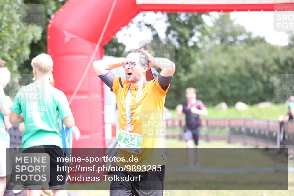 21.06.2026 - 29. Vierlanden-Triathlon Andreas Tolksdorf http://msf.ph/oto/9893285 21.06.2026 14:03:59 Ziel 1078, 1078 meine-sportfotos.de