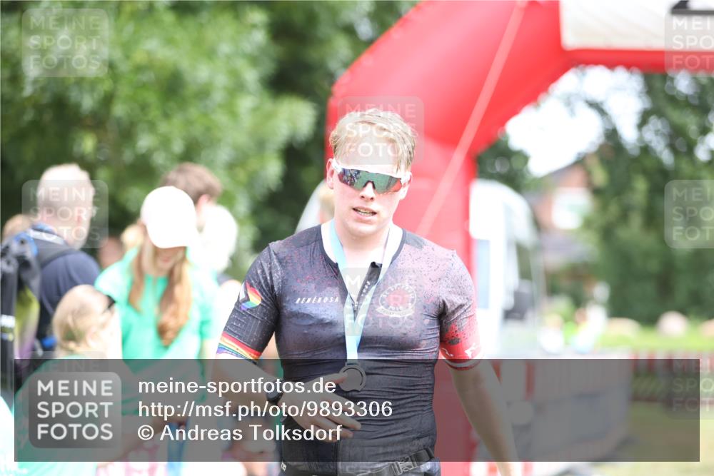 21.06.2026 - 29. Vierlanden-Triathlon Andreas Tolksdorf http://msf.ph/oto/9893306 21.06.2026 14:04:09 Ziel 274, 874, 274, 874 meine-sportfotos.de