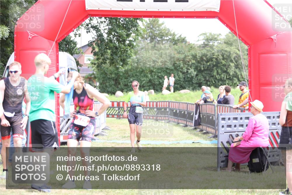 21.06.2026 - 29. Vierlanden-Triathlon Andreas Tolksdorf http://msf.ph/oto/9893318 21.06.2026 14:04:16 Ziel 274, 874, 274, 874 meine-sportfotos.de