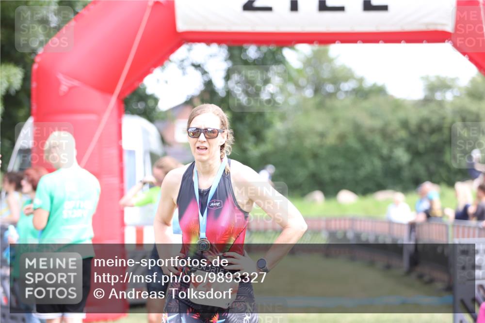 21.06.2026 - 29. Vierlanden-Triathlon Andreas Tolksdorf http://msf.ph/oto/9893327 21.06.2026 14:04:24 Ziel  meine-sportfotos.de