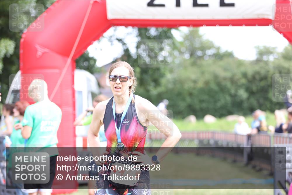 21.06.2026 - 29. Vierlanden-Triathlon Andreas Tolksdorf http://msf.ph/oto/9893328 21.06.2026 14:04:24 Ziel  meine-sportfotos.de