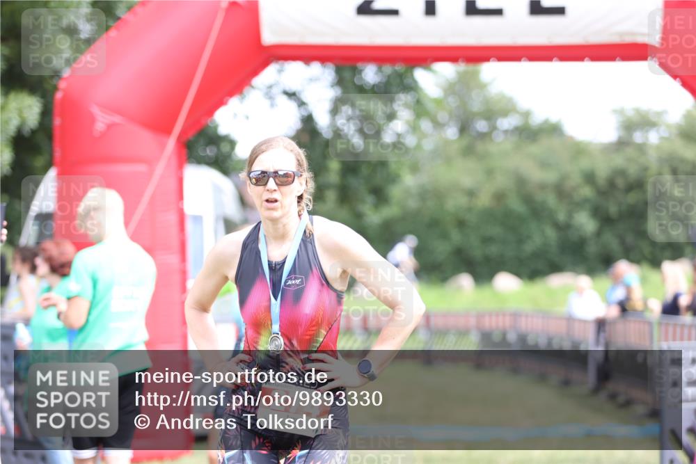 21.06.2026 - 29. Vierlanden-Triathlon Andreas Tolksdorf http://msf.ph/oto/9893330 21.06.2026 14:04:24 Ziel  meine-sportfotos.de