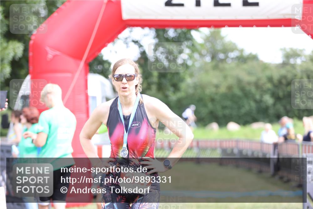 21.06.2026 - 29. Vierlanden-Triathlon Andreas Tolksdorf http://msf.ph/oto/9893331 21.06.2026 14:04:24 Ziel  meine-sportfotos.de