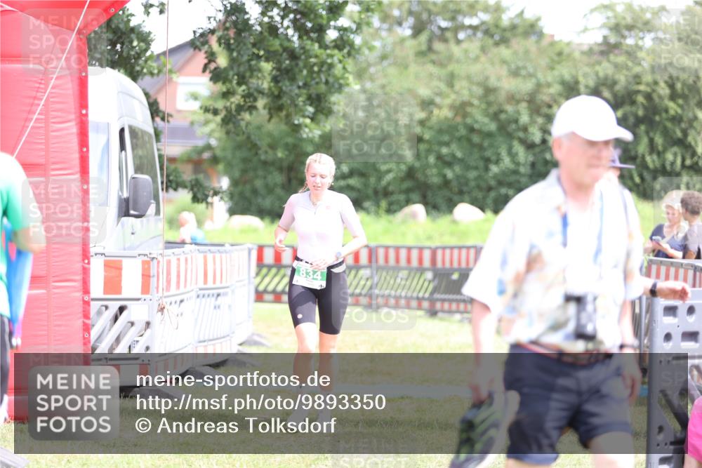 21.06.2026 - 29. Vierlanden-Triathlon Andreas Tolksdorf http://msf.ph/oto/9893350 21.06.2026 14:05:12 Ziel 834, 1030, 834, 1030 meine-sportfotos.de