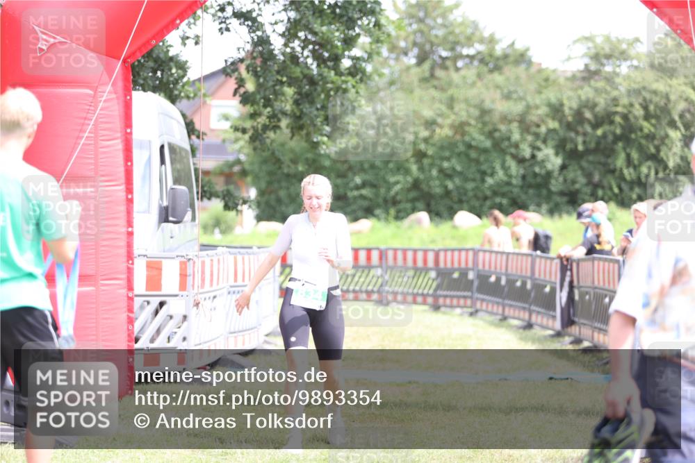 21.06.2026 - 29. Vierlanden-Triathlon Andreas Tolksdorf http://msf.ph/oto/9893354 21.06.2026 14:05:13 Ziel 834, 1030, 834, 1030 meine-sportfotos.de