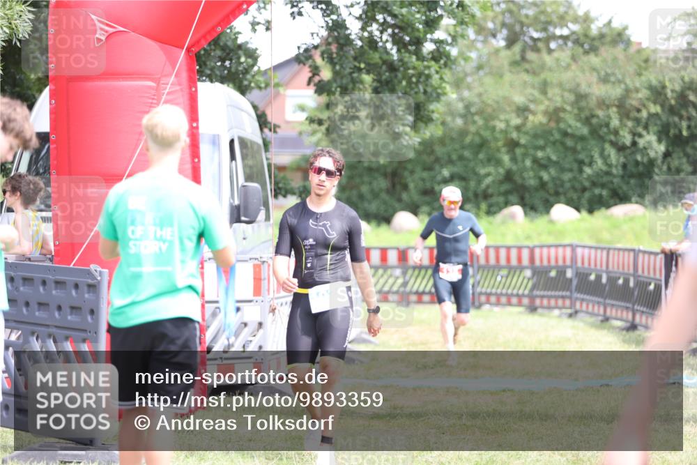 21.06.2026 - 29. Vierlanden-Triathlon Andreas Tolksdorf http://msf.ph/oto/9893359 21.06.2026 14:05:24 Ziel 138, 1030, 138, 1030 meine-sportfotos.de