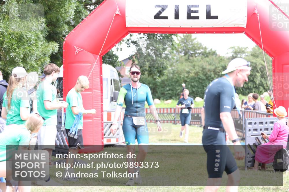21.06.2026 - 29. Vierlanden-Triathlon Andreas Tolksdorf http://msf.ph/oto/9893373 21.06.2026 14:05:43 Ziel 866, 1038, 866, 1038 meine-sportfotos.de