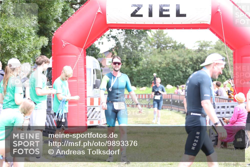 21.06.2026 - 29. Vierlanden-Triathlon Andreas Tolksdorf http://msf.ph/oto/9893376 21.06.2026 14:05:43 Ziel 866, 1038, 866, 1038 meine-sportfotos.de