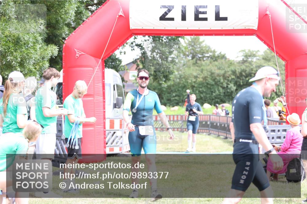 21.06.2026 - 29. Vierlanden-Triathlon Andreas Tolksdorf http://msf.ph/oto/9893377 21.06.2026 14:05:43 Ziel 866, 1038, 866, 1038 meine-sportfotos.de